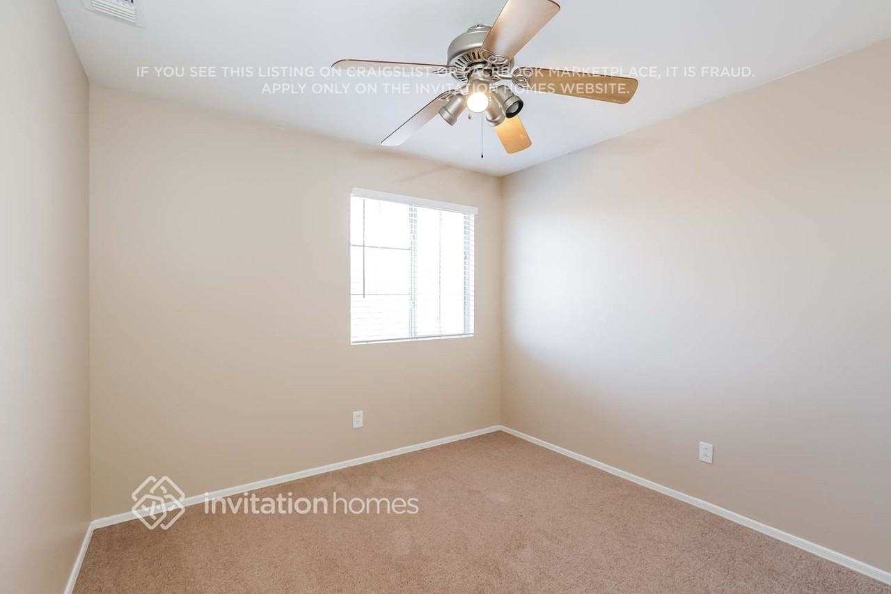 11718 W Laurel Ln - Photo 5 of 8
