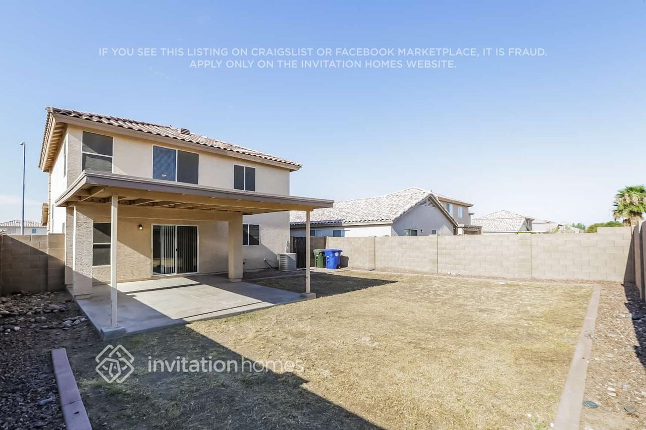 11718 W Laurel Ln - Photo 6 of 8