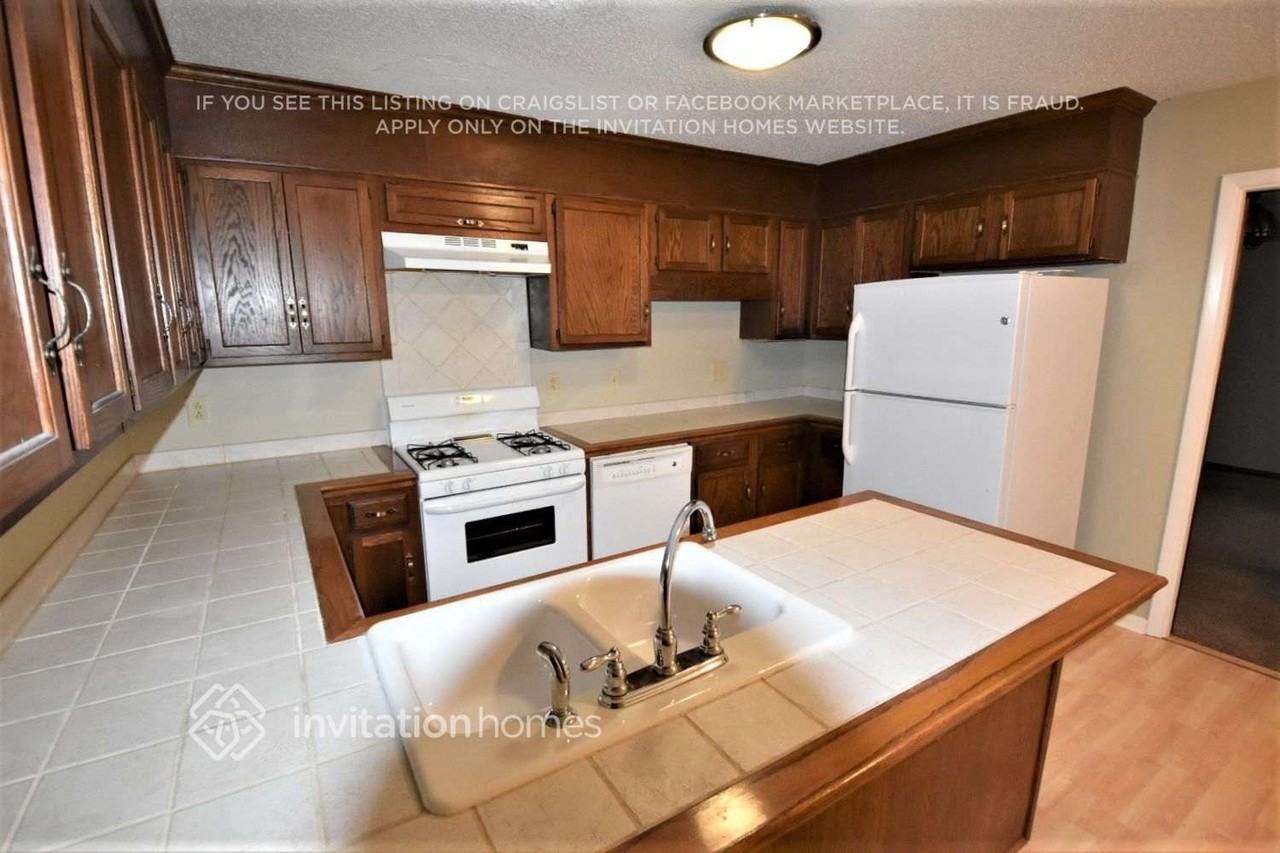 306 Kingsley Dr - Photo 5 of 13