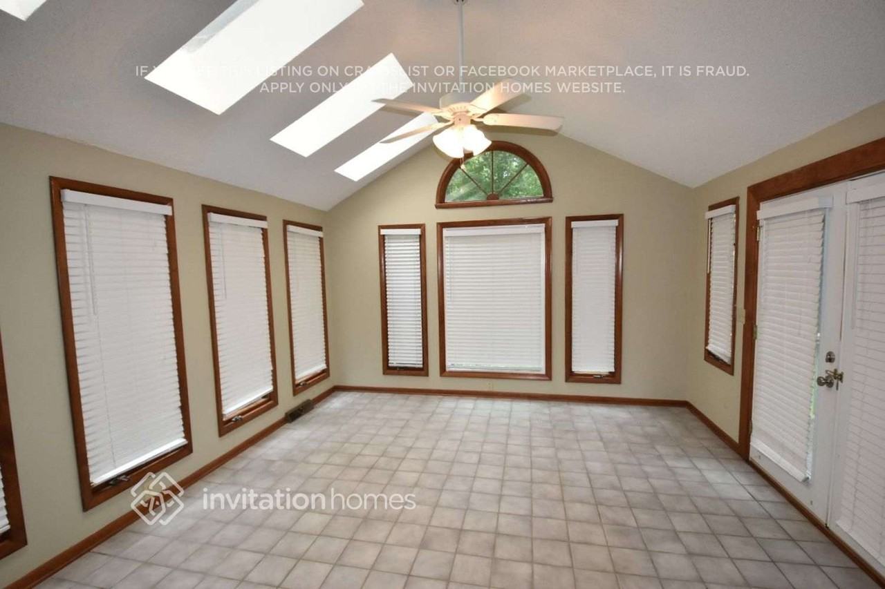 306 Kingsley Dr - Photo 7 of 13