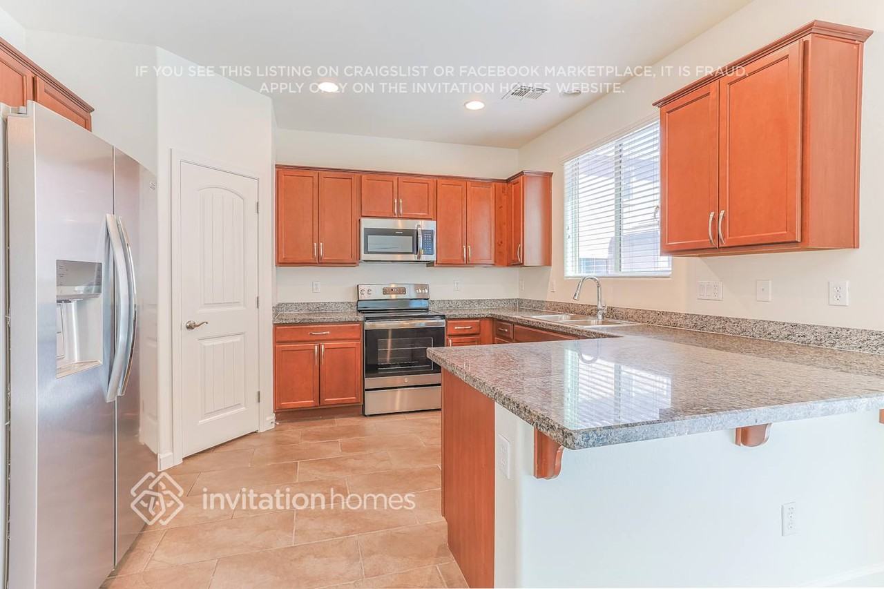 1375 S Moccasin Trl - Photo 4 of 26