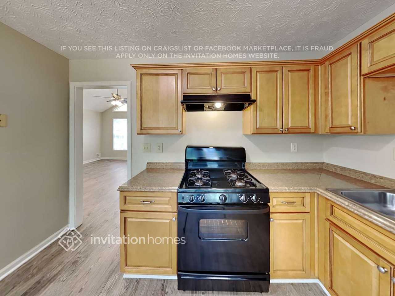 1610 Windy Hill Pl Se - Photo 7 of 17