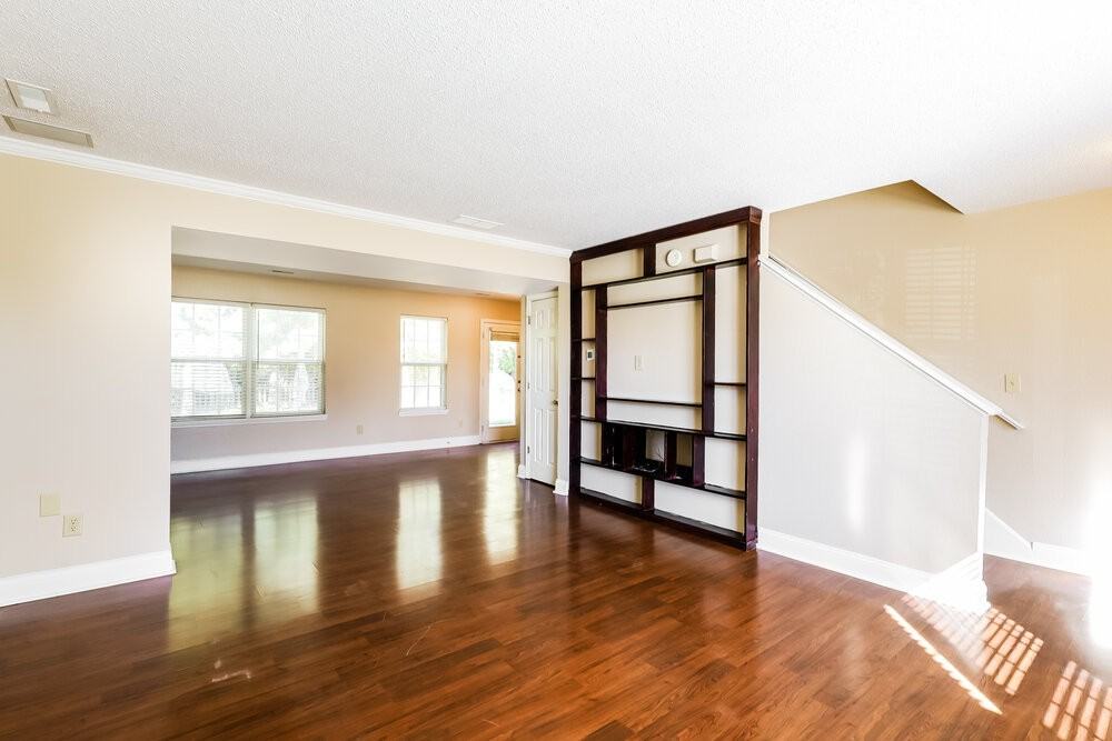 3416 W 54th St - Photo 4 of 17