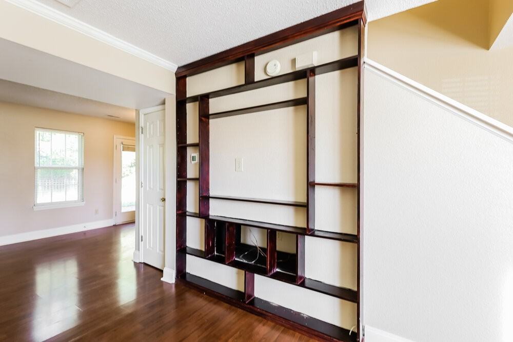 3416 W 54th St - Photo 5 of 17