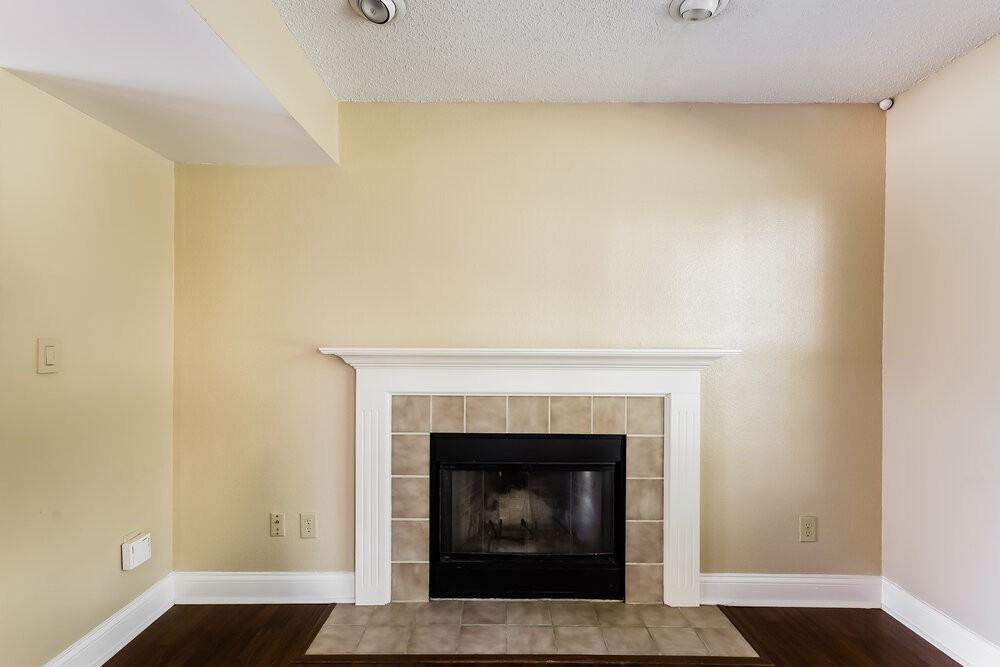 3416 W 54th St - Photo 6 of 17