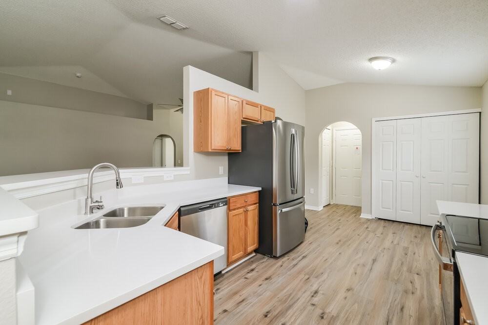 1608 Sterns Dr - Photo 7 of 16