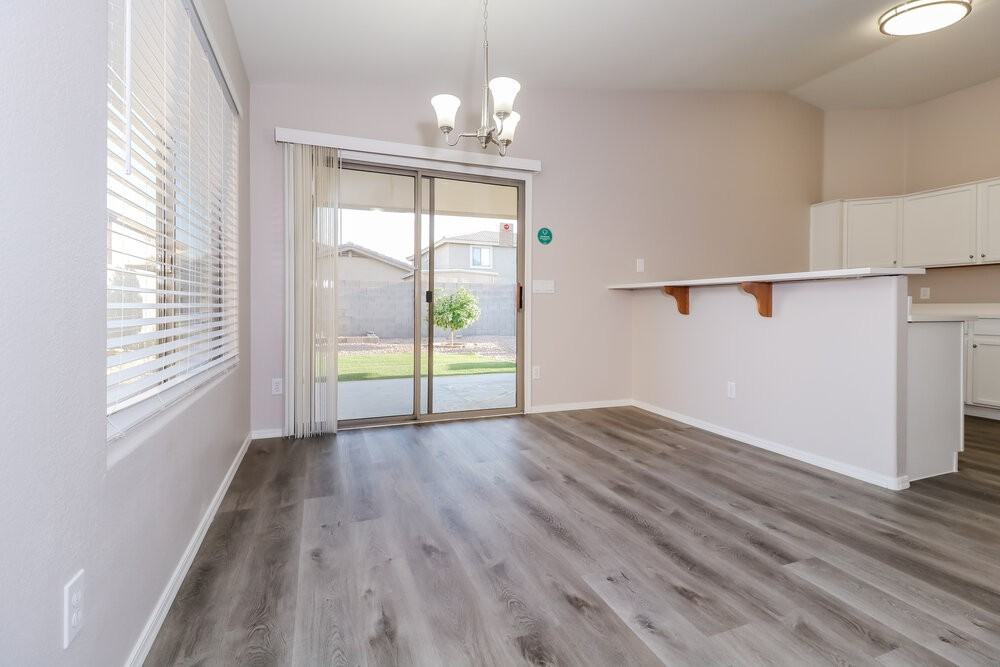 6237 W Jones Ave - Photo 6 of 16