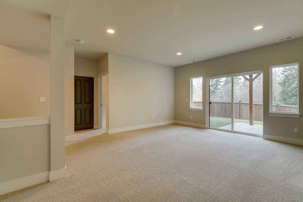 20621 3rd Ave Se - Photo 5 of 31