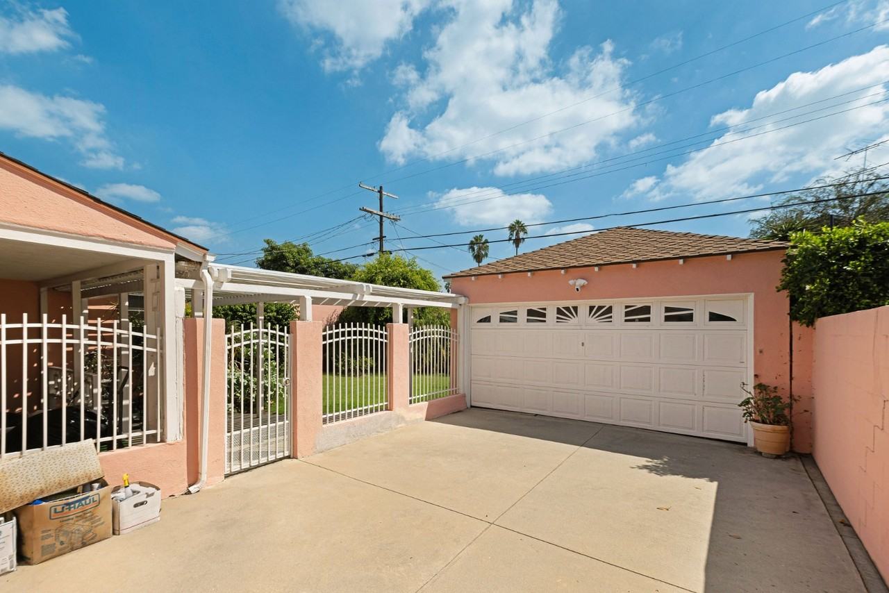 1916 S Crescent Heights Blvd - Photo 4 of 34
