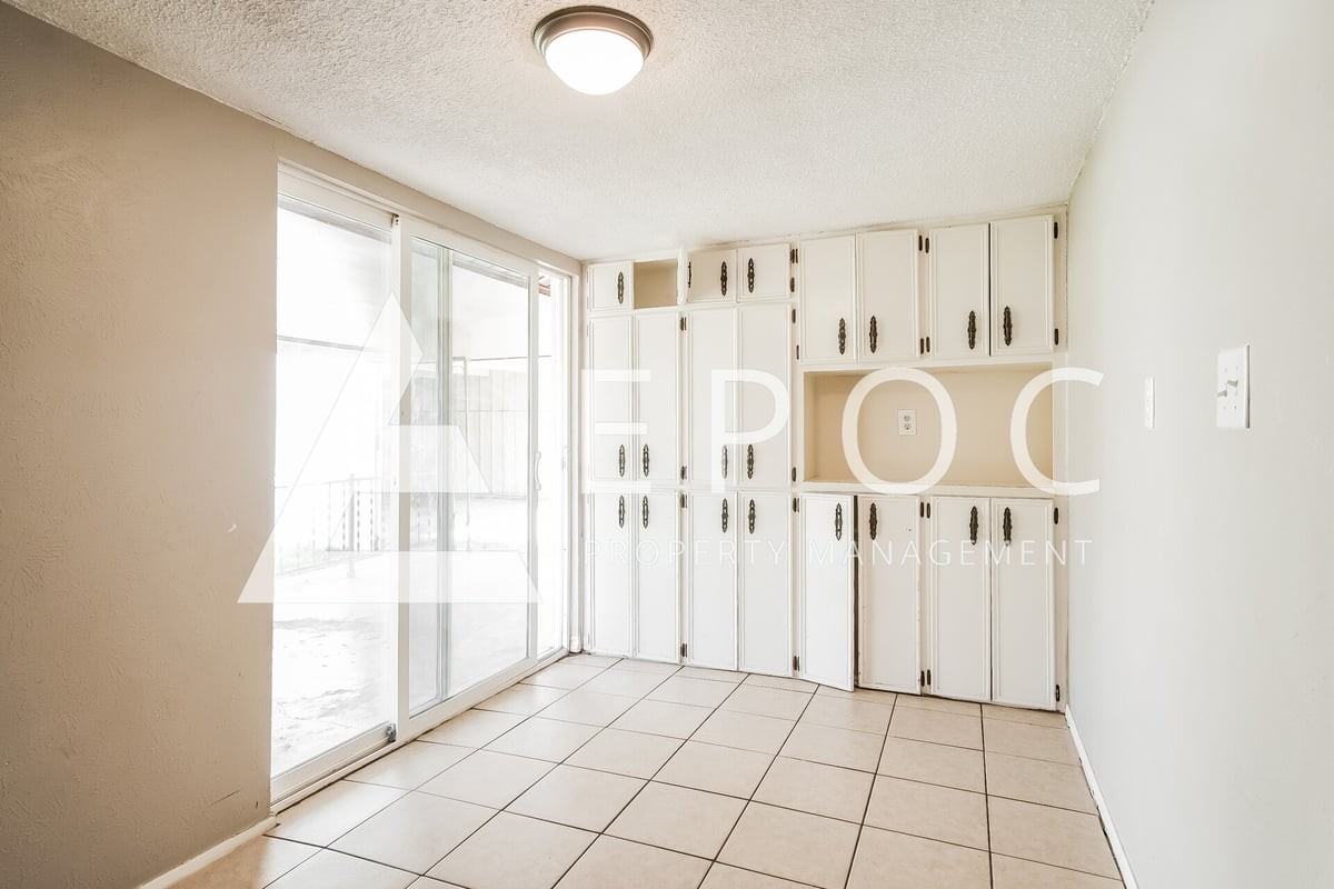 2114 Polk St - Photo 6 of 14