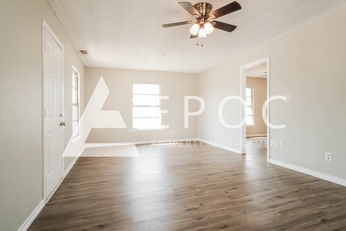 2114 Polk St - Photo 7 of 14