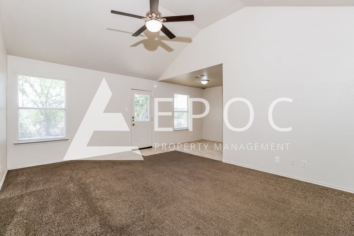 4700 Ridgehaven Dr - Photo 4 of 15