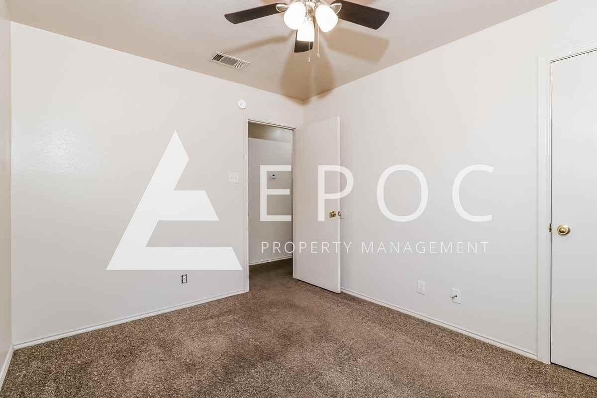 4700 Ridgehaven Dr - Photo 5 of 15