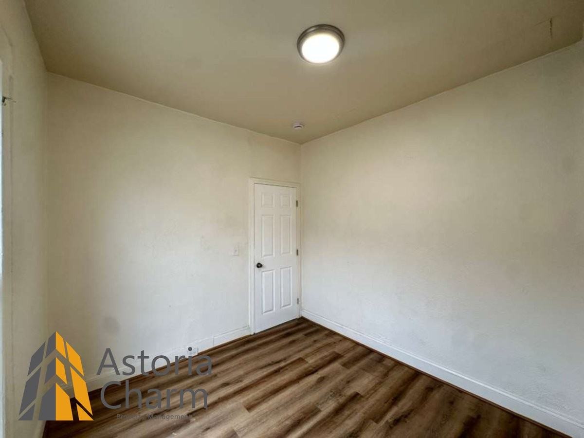 2542 W Fayette St - Photo 3 of 50