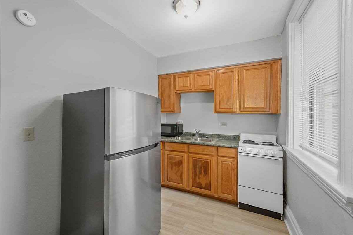 2431 Ohio Ave #1 - Photo 4 of 10
