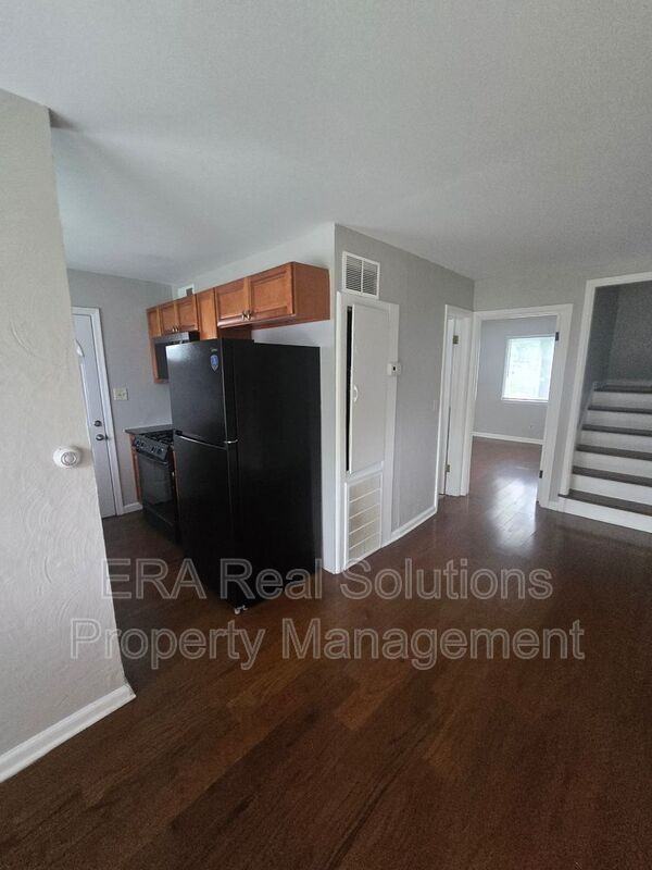 266 S Powell Ave - Photo 6 of 18