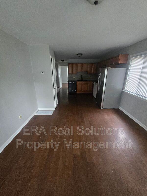 268 S Powell Ave - Photo 7 of 21