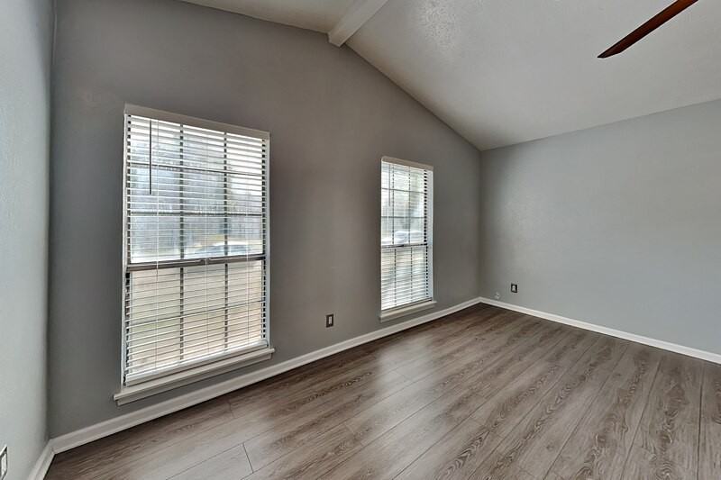 420 Dollins St - Photo 2 of 16