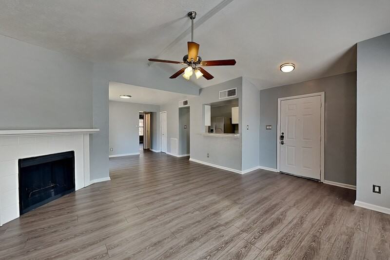 420 Dollins St - Photo 3 of 16