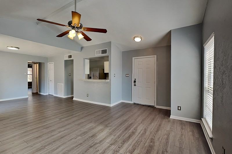 420 Dollins St - Photo 4 of 16