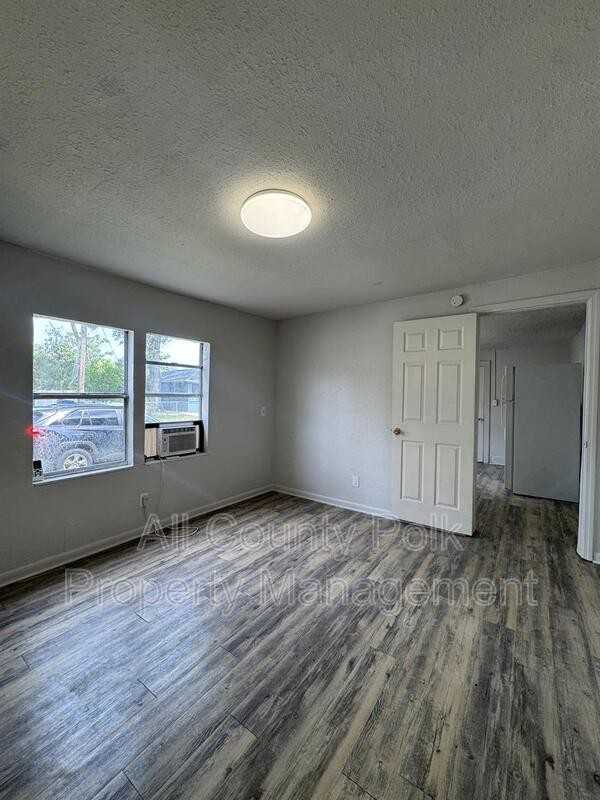 602 Emma St #1 - Photo 7 of 17