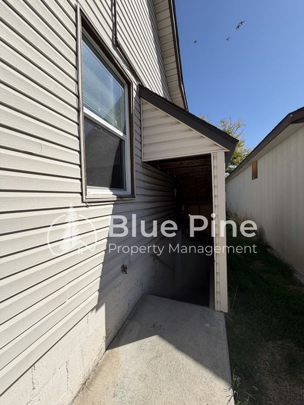 439 1/2 E Wyeth St - Photo 2 of 14