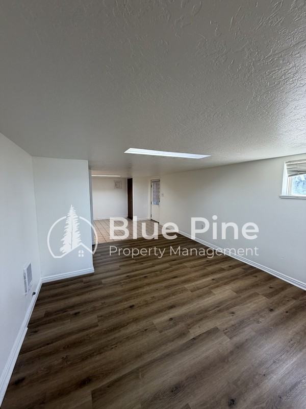 439 1/2 E Wyeth St - Photo 5 of 14