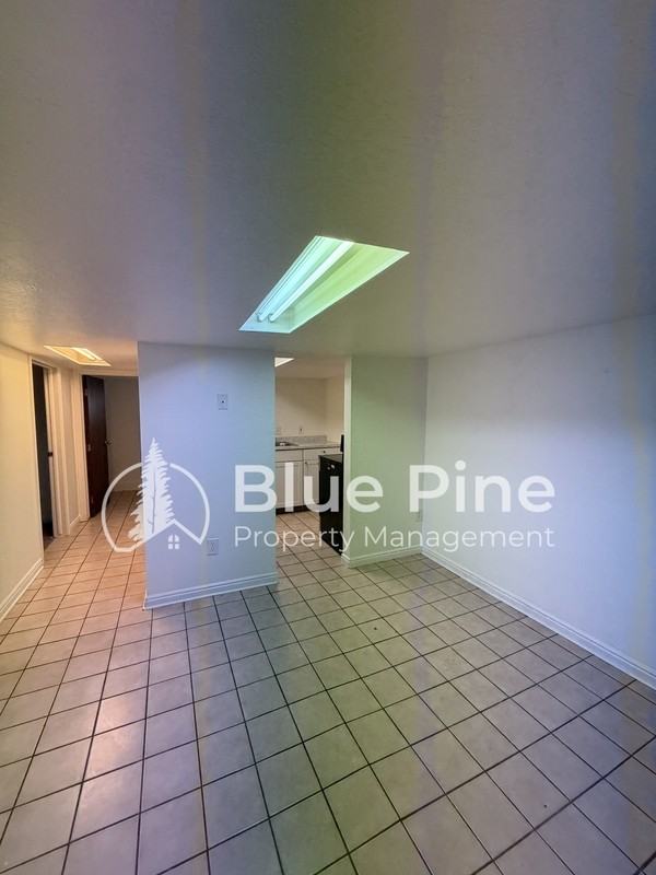 439 1/2 E Wyeth St - Photo 6 of 14