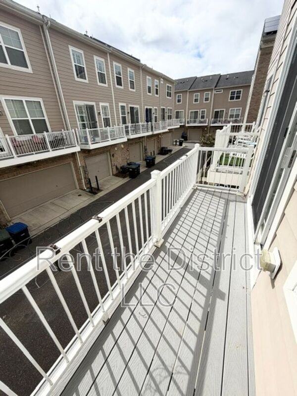 677 Anacostia Ave Ne - Photo 7 of 22