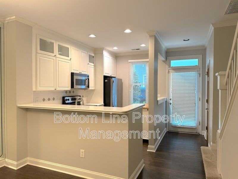 1516 Cleveland Ave - Photo 3 of 22