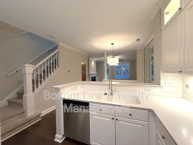 1516 Cleveland Ave - Photo 6 of 22