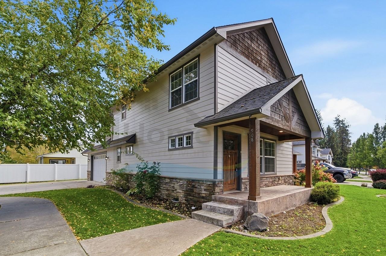 908 E Davis Ave