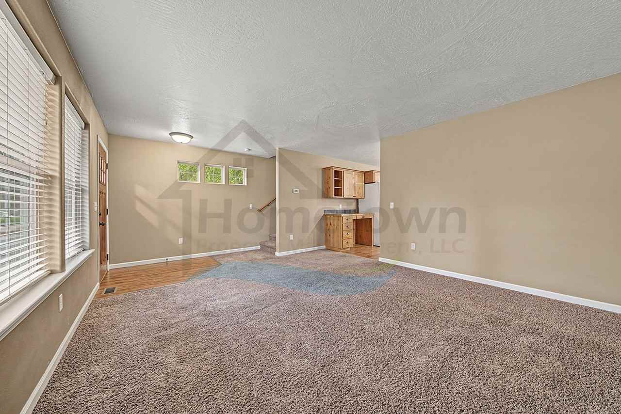 908 E Davis Ave - Photo 7 of 45