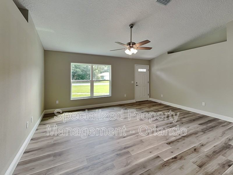 8594 N Amboy Dr - Photo 6 of 22