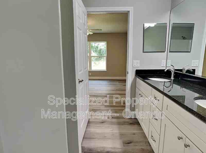 8594 N Amboy Dr - Photo 7 of 22