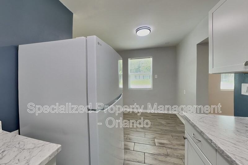 561 Raleigh St - Photo 4 of 23