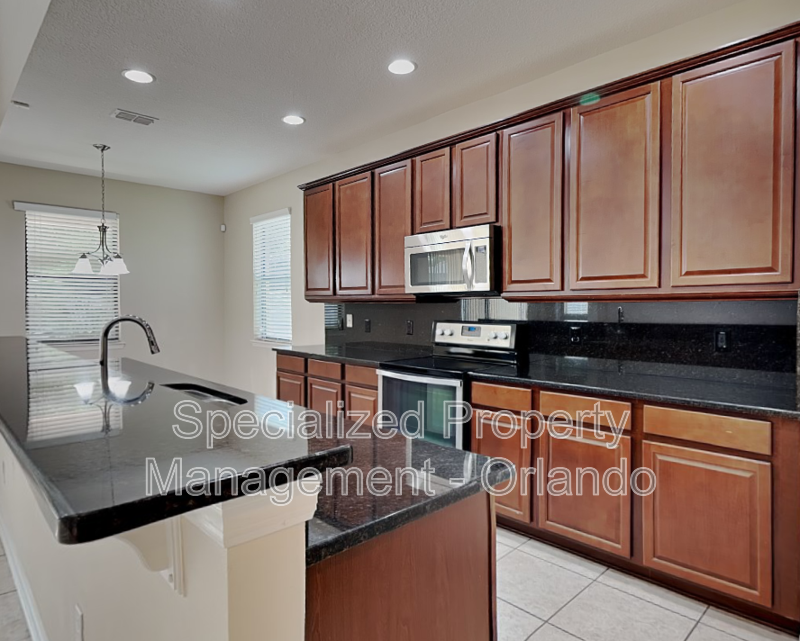 2920 Whistlewood Dr - Photo 2 of 33