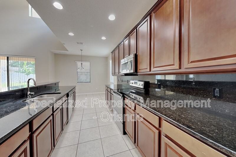 2920 Whistlewood Dr - Photo 4 of 33