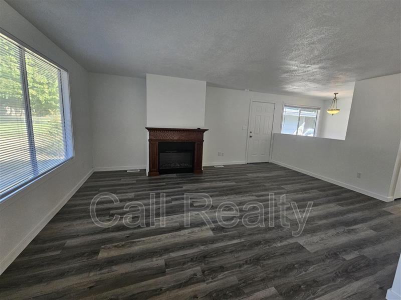 12117 E 23rd Ave - Photo 2 of 20