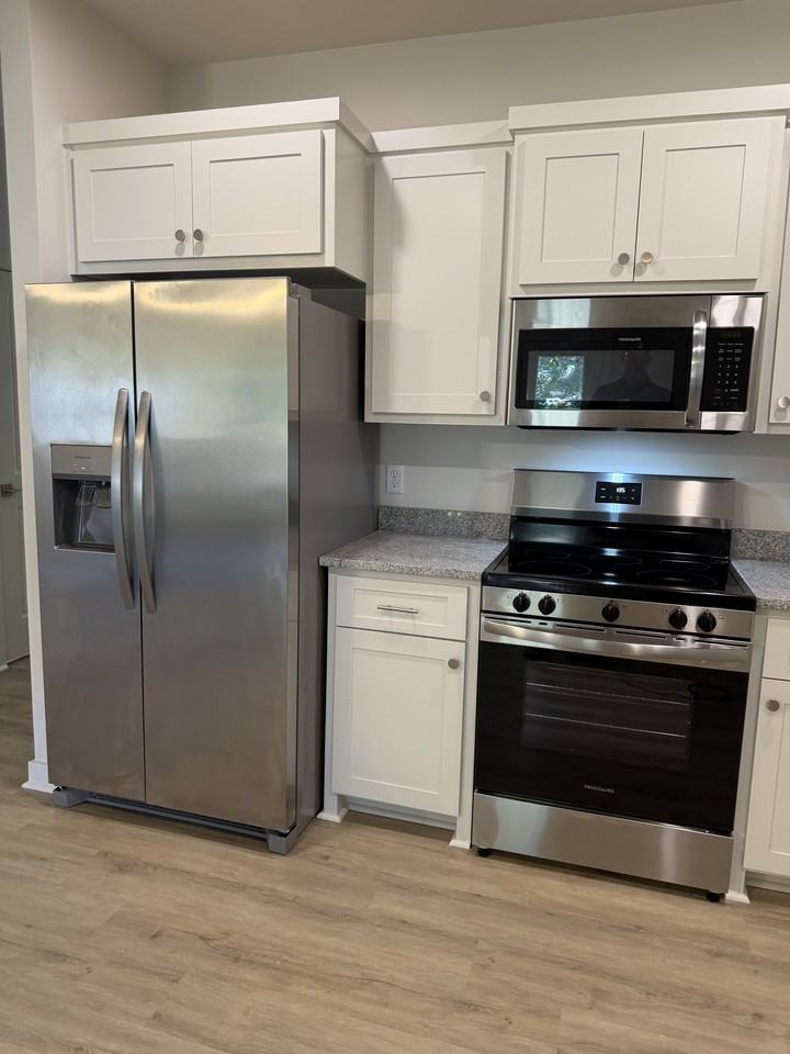 405 Reichardt St #A - Photo 3 of 14