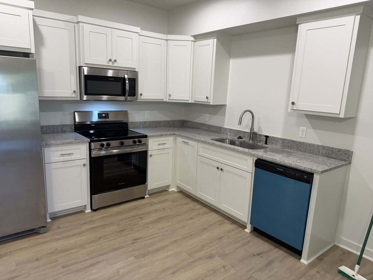405 Reichardt St #A - Photo 4 of 14