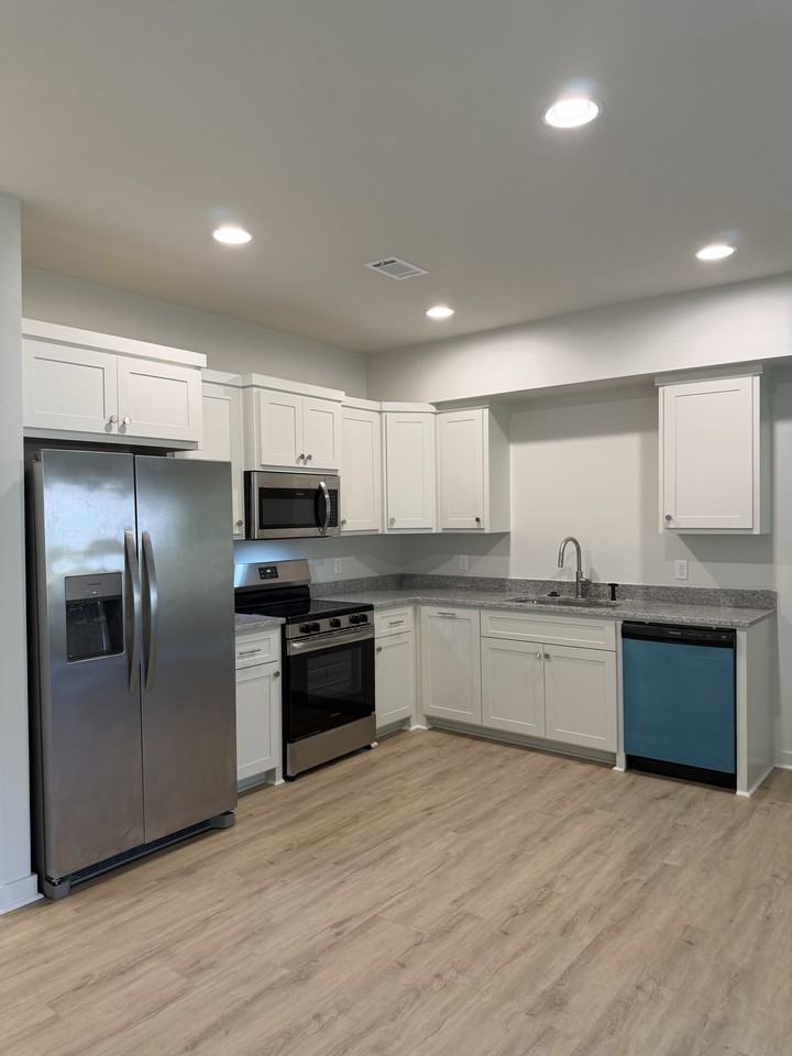 405 Reichardt St #A - Photo 6 of 14