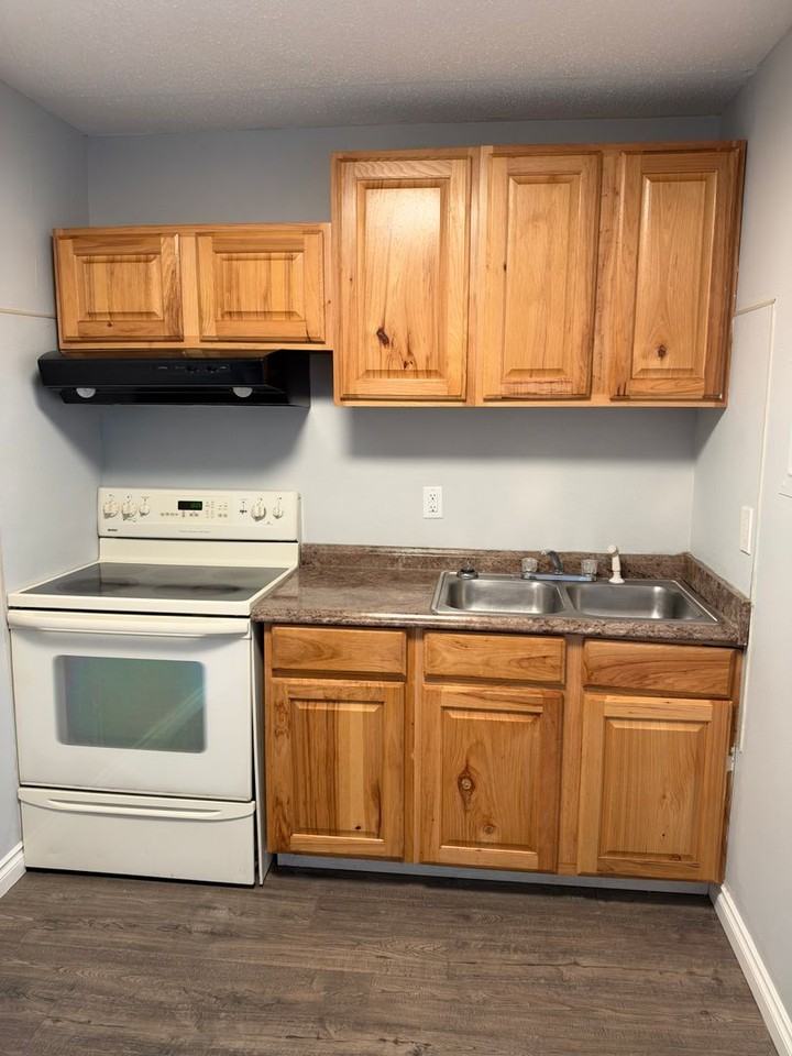 900 W 26th Ave #7 - Photo 4 of 12