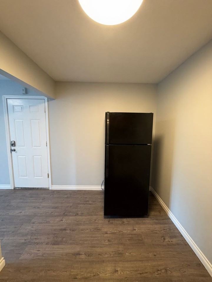900 W 26th Ave #7 - Photo 6 of 12