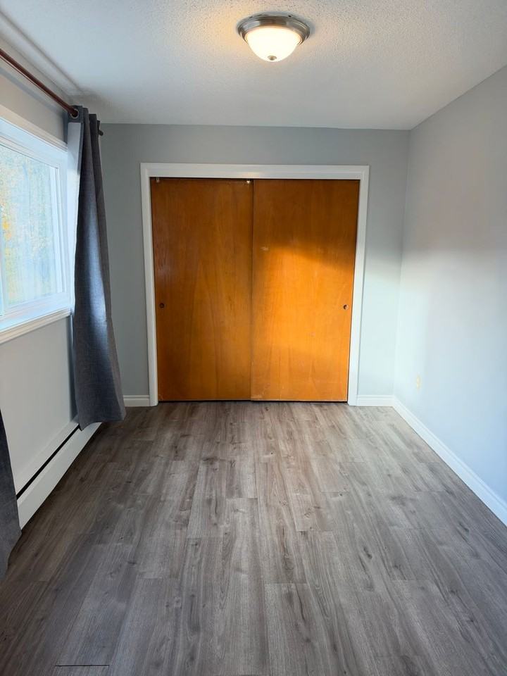 900 W 26th Ave #7 - Photo 7 of 12