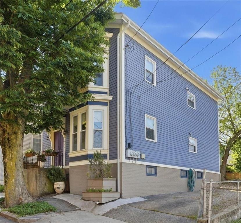81 Jenkins St - Photo 2 of 36