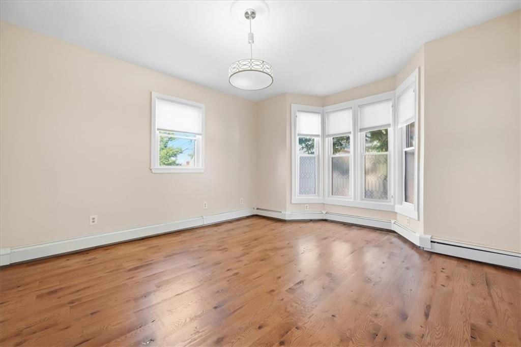 81 Jenkins St - Photo 7 of 36