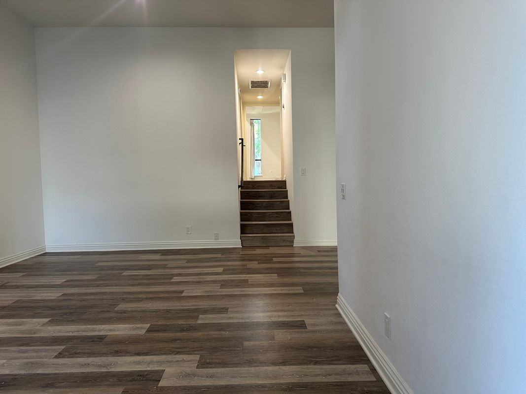 1500 Windsor Ln - Photo 2 of 17