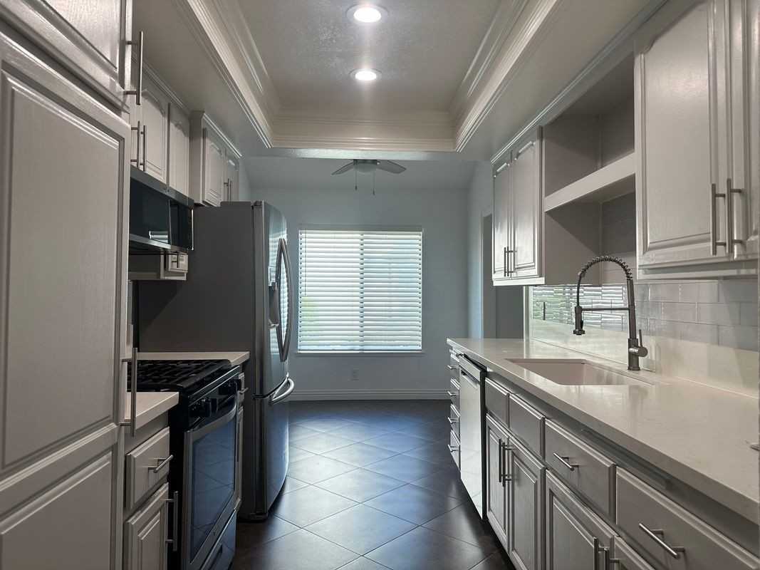1500 Windsor Ln - Photo 4 of 17