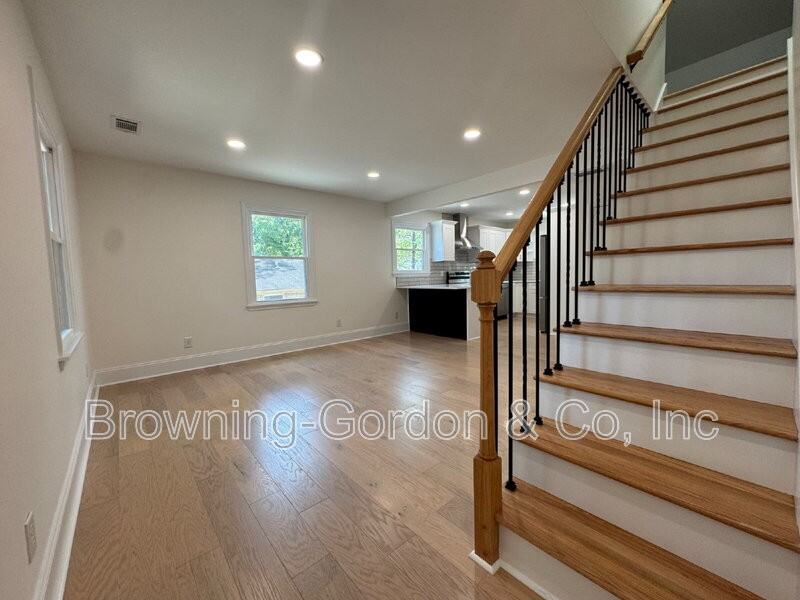 331 Oriel Ave - Photo 2 of 28